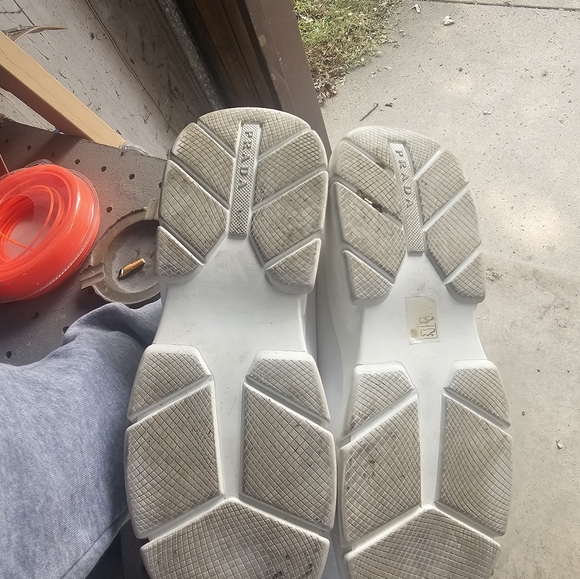 Prada shoes - Picture 3 of 7